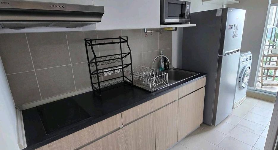 For rent 2 ベッドルーム condo in Huai Khwang, Bangkok