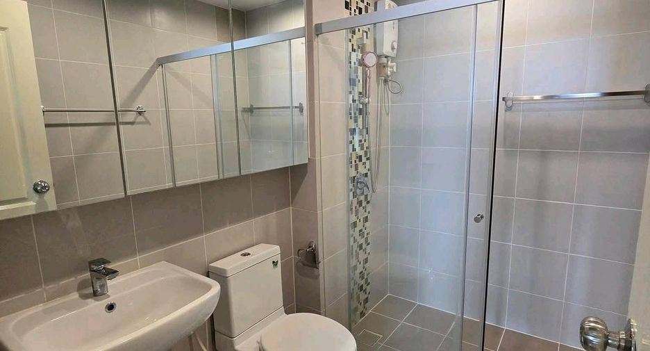 For rent 2 ベッドルーム condo in Huai Khwang, Bangkok