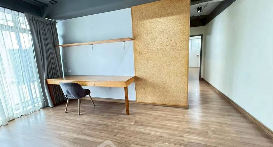 For rent 3 bedrooms condo in Watthana, Bangkok