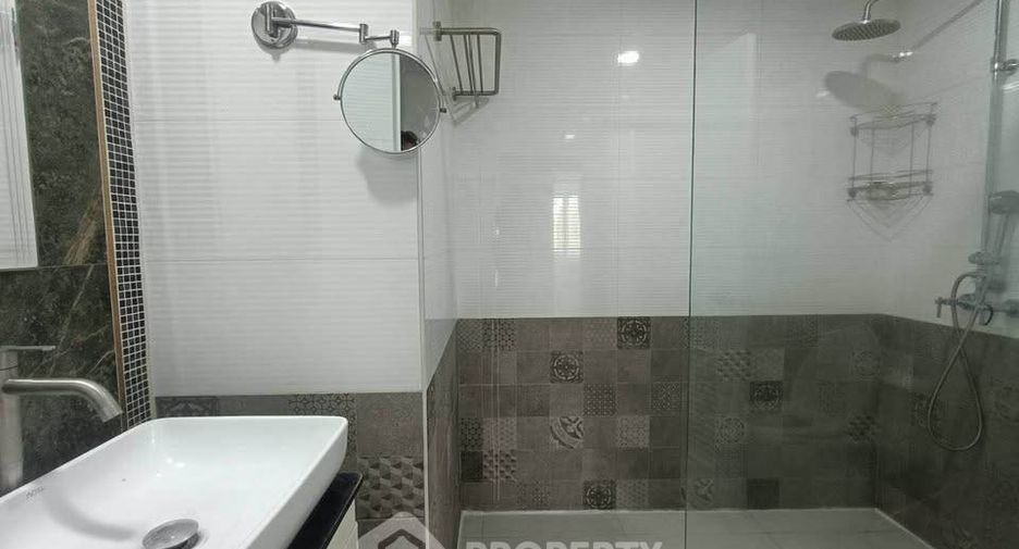 For rent 2 ベッドルーム condo in Watthana, Bangkok