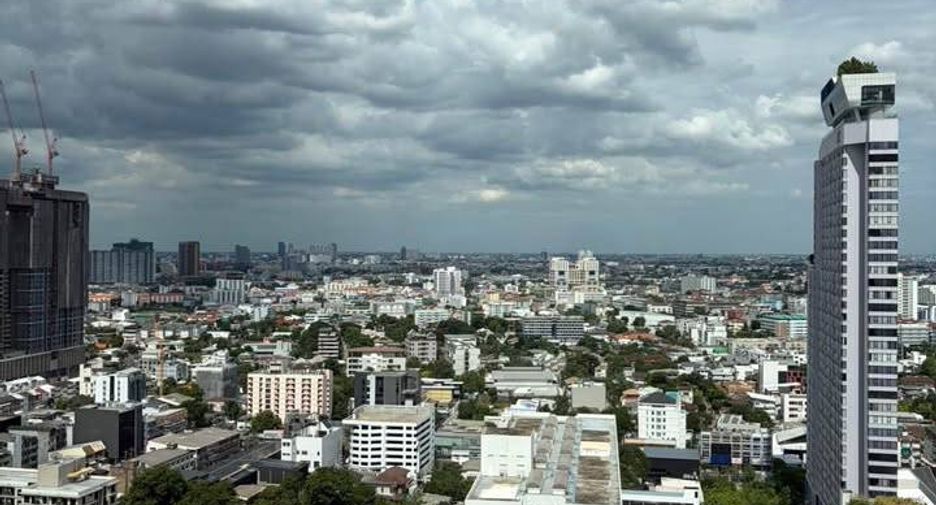 For rent 2 ベッドルーム condo in Watthana, Bangkok