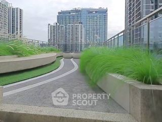 Condo en alquiler de 2 habitaciones en Huai Khwang, Bangkok
