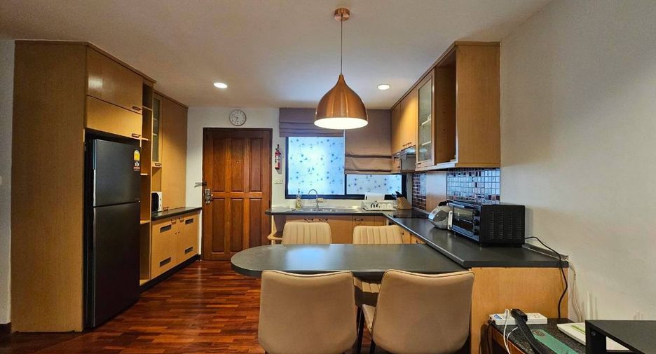 For rent 2 bedrooms condo in Watthana, Bangkok