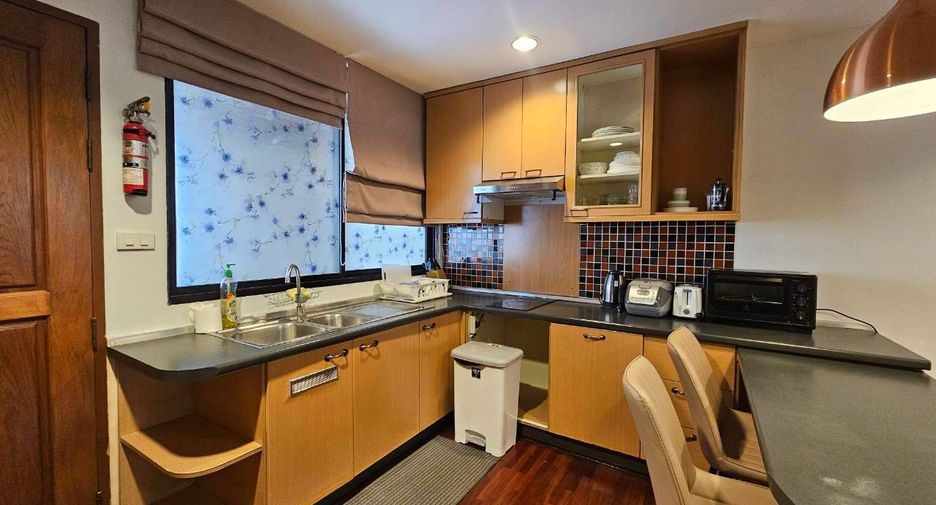 For rent 2 bedrooms condo in Watthana, Bangkok