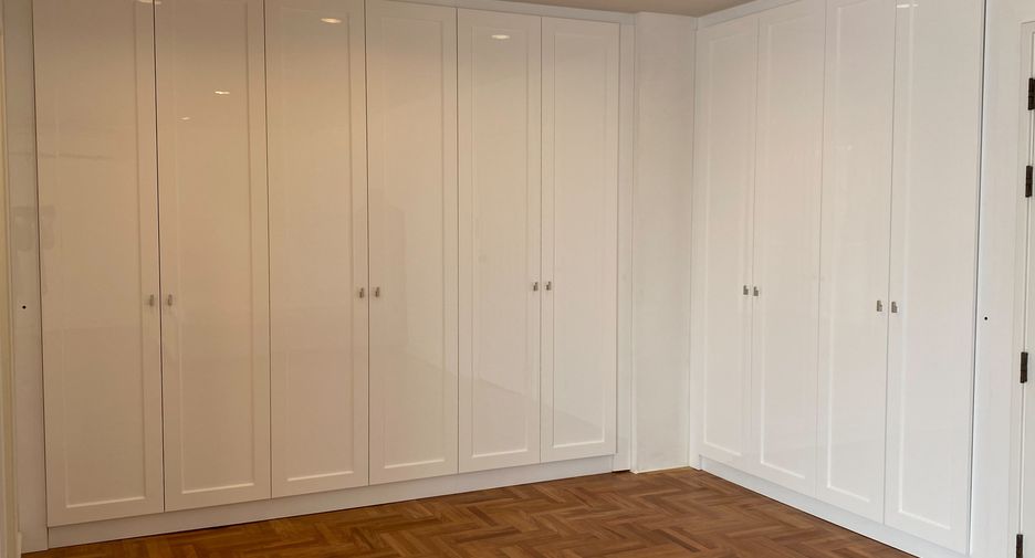 For rent 4 bedrooms condo in Khlong Toei, Bangkok