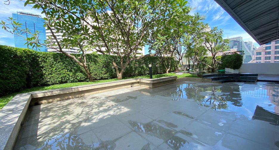For rent 4 bedrooms condo in Khlong Toei, Bangkok