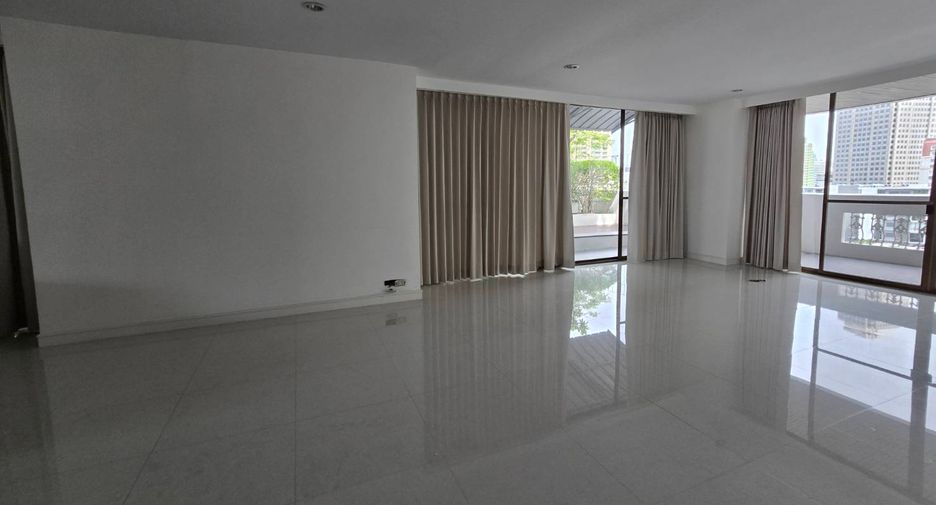 For rent 4 bedrooms condo in Khlong Toei, Bangkok