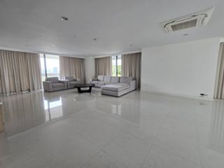 For rent 4 bedrooms condo in Khlong Toei, Bangkok