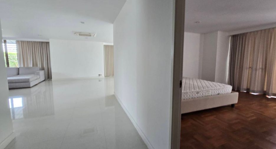 For rent 4 bedrooms condo in Khlong Toei, Bangkok