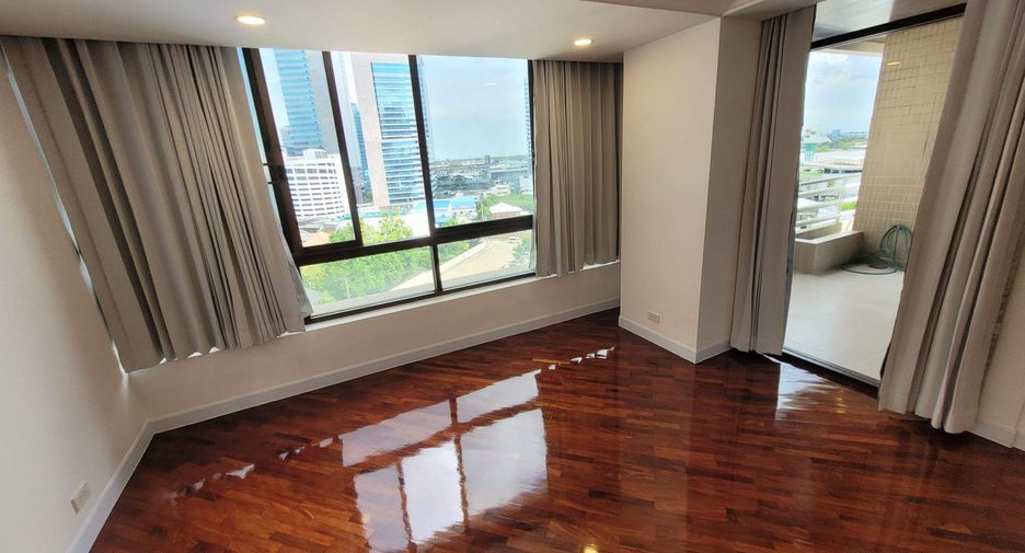 À louer 3 chambres condo à Khlong Toei, Bangkok