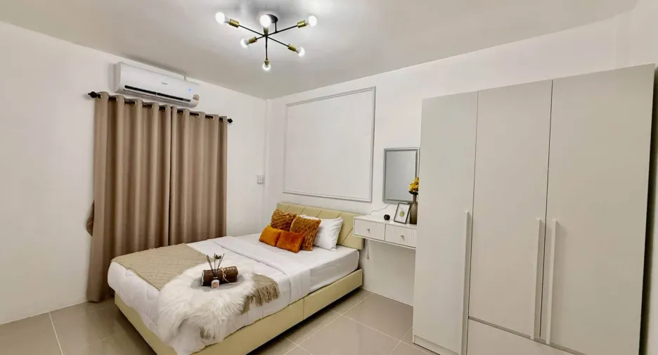 For sale 4 bedrooms townhouse in Bang Lamung, Chonburi