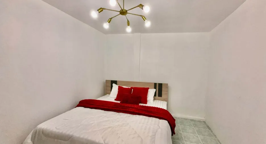 For sale 4 bedrooms townhouse in Bang Lamung, Chonburi