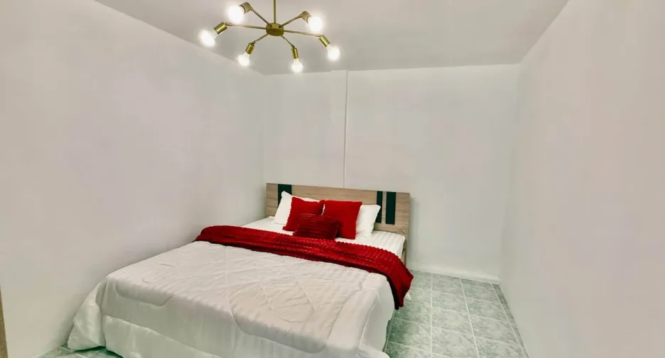 For sale 4 bedrooms townhouse in Bang Lamung, Chonburi
