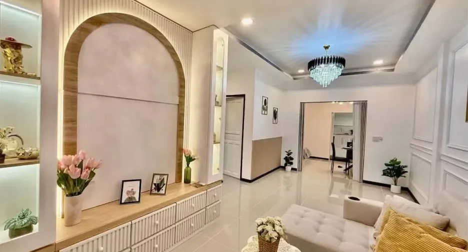 For sale 4 bedrooms townhouse in Bang Lamung, Chonburi