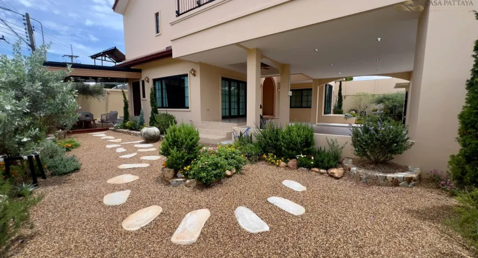 Villa zum Kauf mit 5 Zimmer in Jomtien, Pattaya