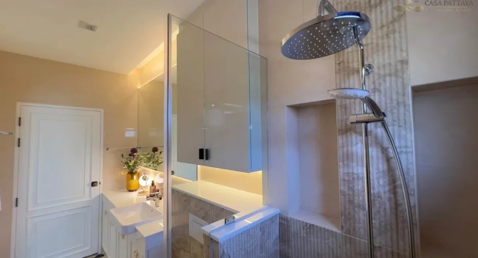 Villa zum Kauf mit 5 Zimmer in Jomtien, Pattaya