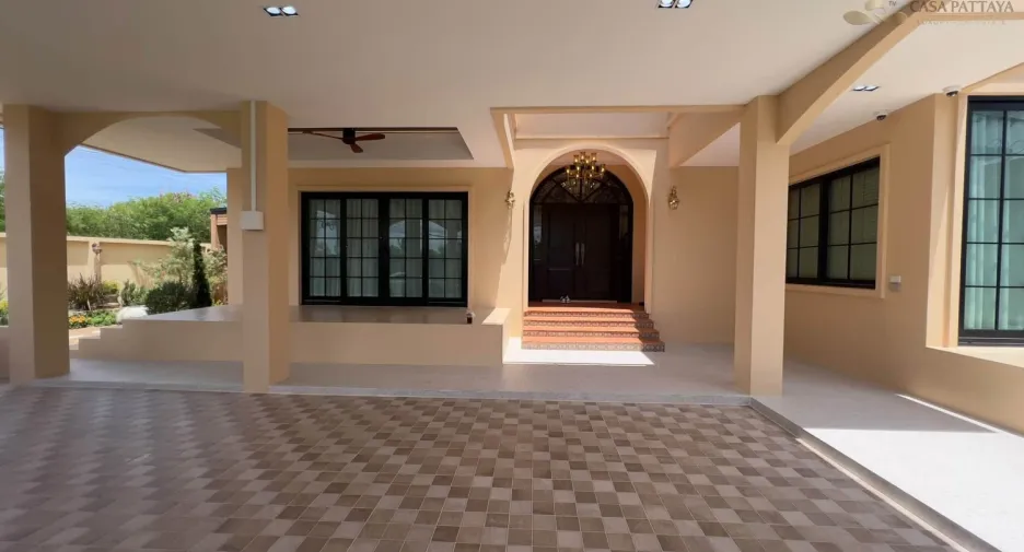 Villa zum Kauf mit 5 Zimmer in Jomtien, Pattaya