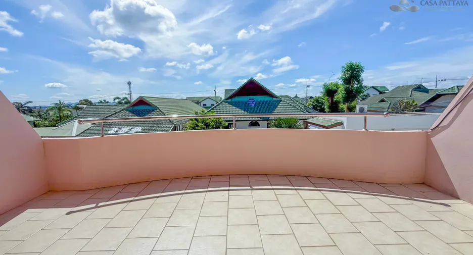 For sale 2 bedrooms townhouse in Bang Lamung, Chonburi