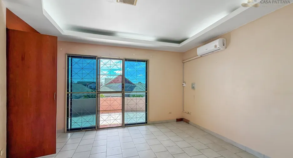 For sale 2 bedrooms townhouse in Bang Lamung, Chonburi