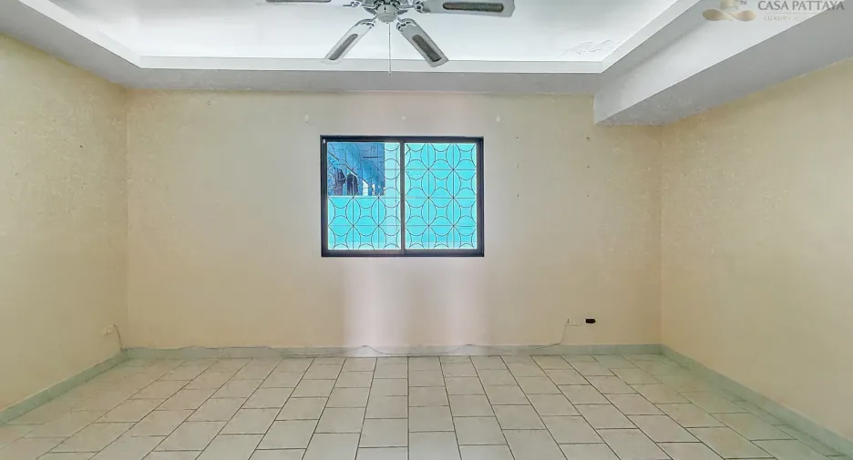 For sale 2 bedrooms townhouse in Bang Lamung, Chonburi