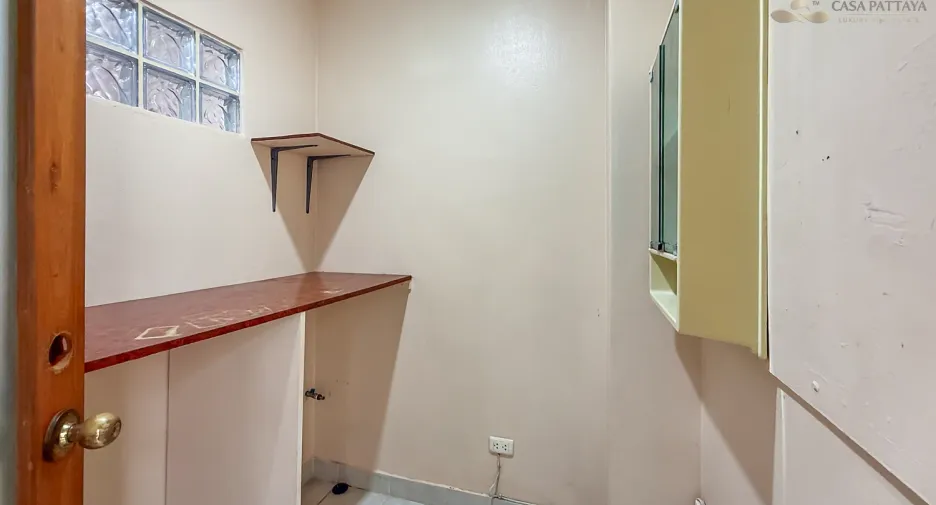 For sale 2 bedrooms townhouse in Bang Lamung, Chonburi