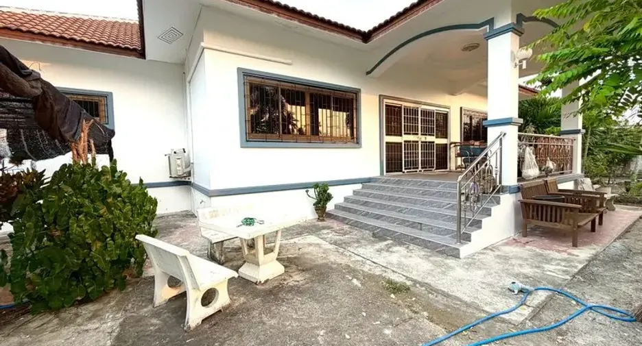 For sale 4 bedrooms villa in Huay Yai, Pattaya