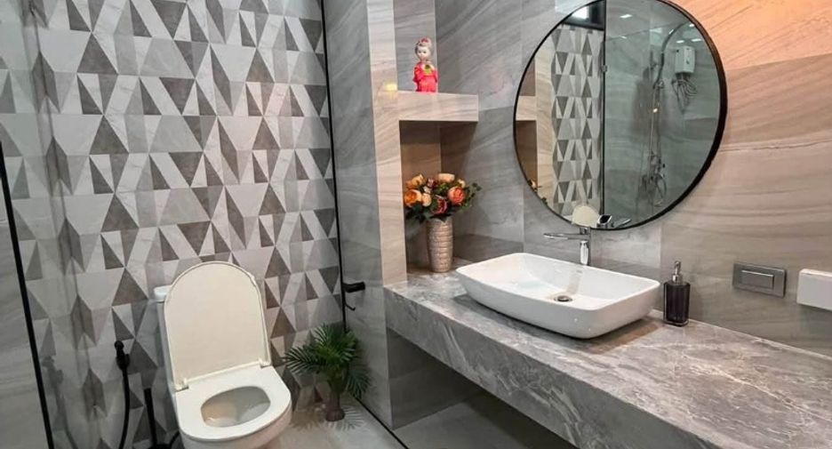 Haus zur Miete mit 3 Zimmer in Bang Lamung, Chonburi