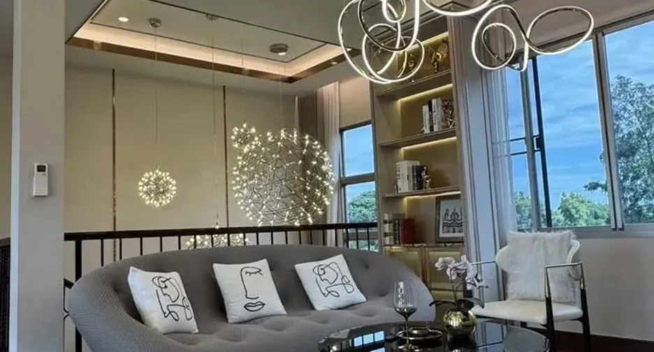 For sale and for rent 4 bedrooms house in Lat Krabang, Bangkok