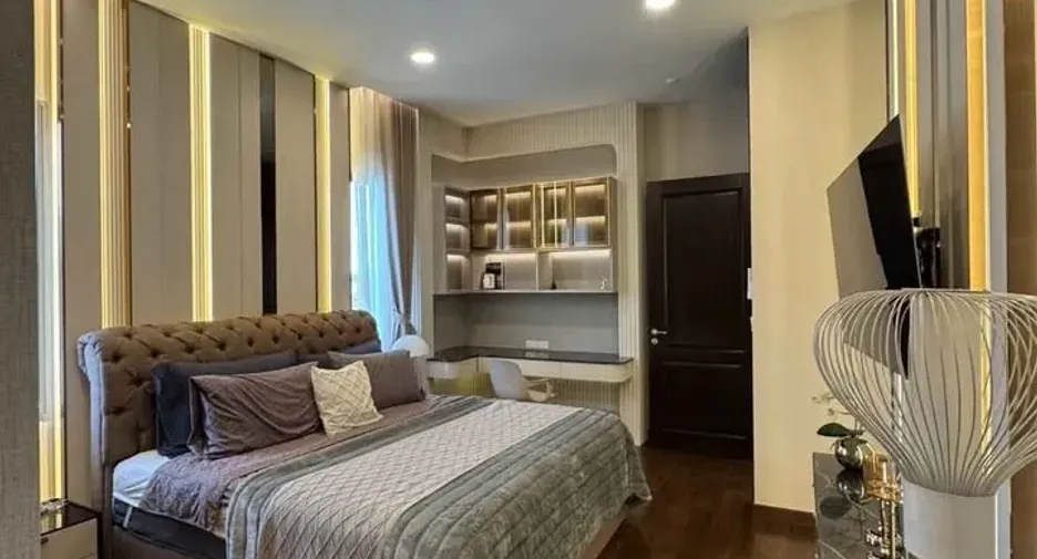 For sale and for rent 4 bedrooms house in Lat Krabang, Bangkok