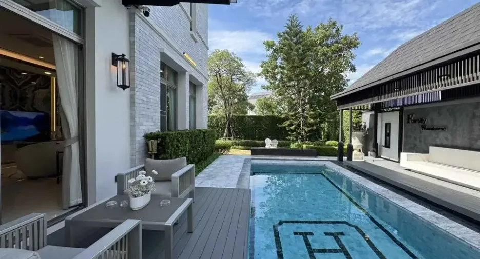 For sale and for rent 4 bedrooms house in Lat Krabang, Bangkok