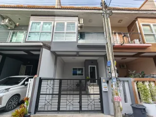 For sale 2 bedrooms townhouse in Bang Lamung, Chonburi