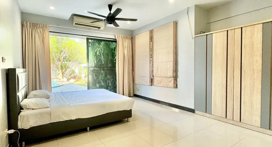 For rent 6 bedrooms villa in Bang Lamung, Chonburi