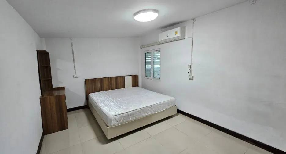 Casa en alquiler de 3 habitaciones en Phra Nakhon Si Ayutthaya, Phra Nakhon Si Ayutthaya