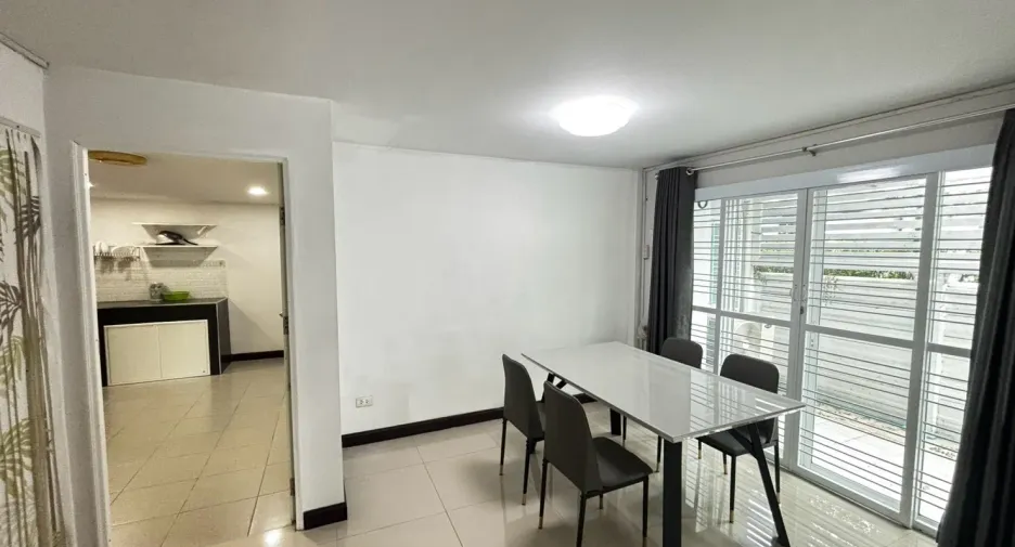 Casa en alquiler de 3 habitaciones en Phra Nakhon Si Ayutthaya, Phra Nakhon Si Ayutthaya