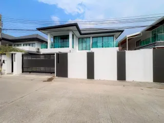 出售 5 卧室 别墅 在 Bang Lamung, Chon Buri