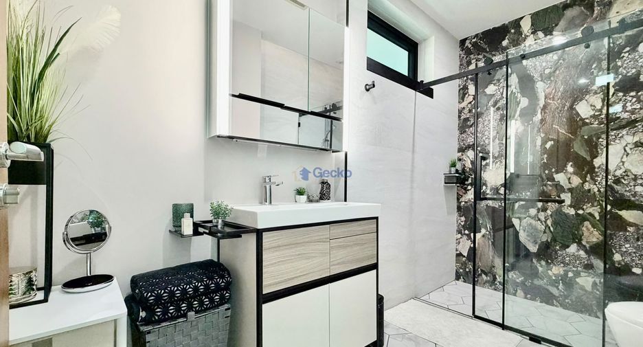 Haus zur Miete mit 4 Zimmer in Bang Lamung, Chonburi
