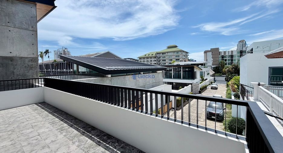 Haus zur Miete mit 4 Zimmer in Bang Lamung, Chonburi