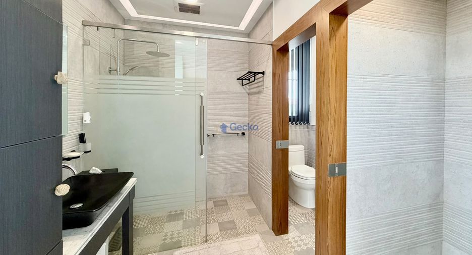 Haus zur Miete mit 4 Zimmer in Bang Lamung, Chonburi