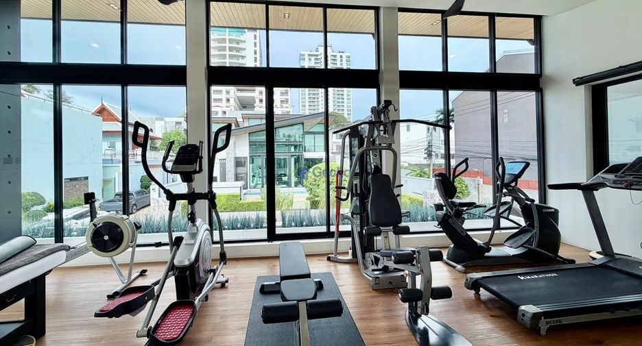 Haus zur Miete mit 4 Zimmer in Bang Lamung, Chonburi