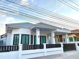 Haus zur Miete mit 3 Zimmer in Bang Lamung, Chonburi