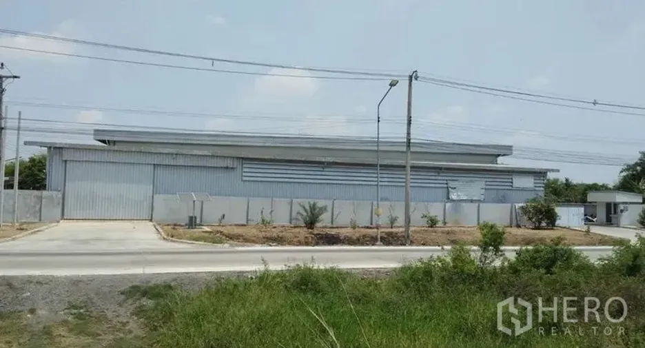 For rent warehouse in Lam Luk Ka, Pathum Thani