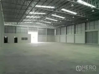 For rent warehouse in Lam Luk Ka, Pathum Thani