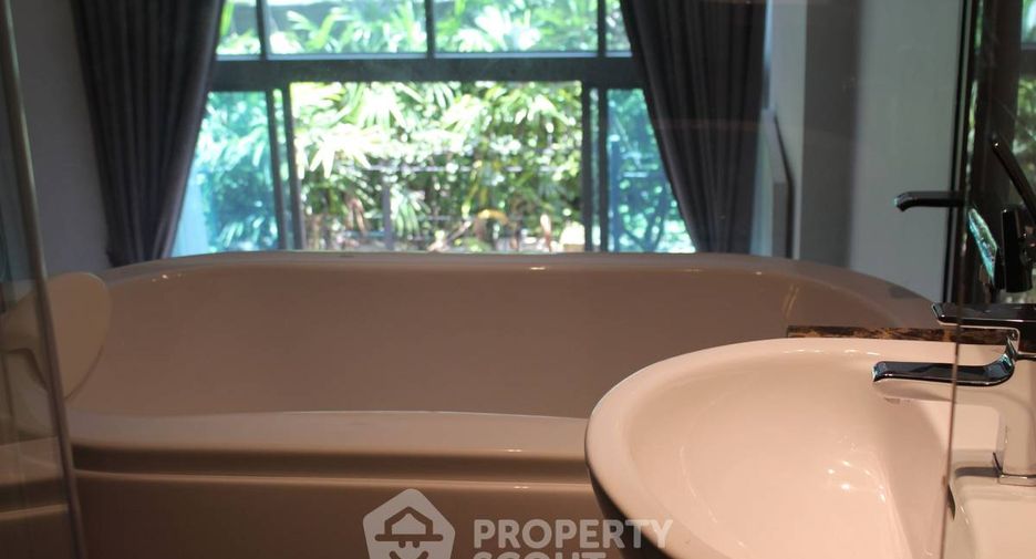 For rent and for sale 1 bed condo in Watthana, Bangkok