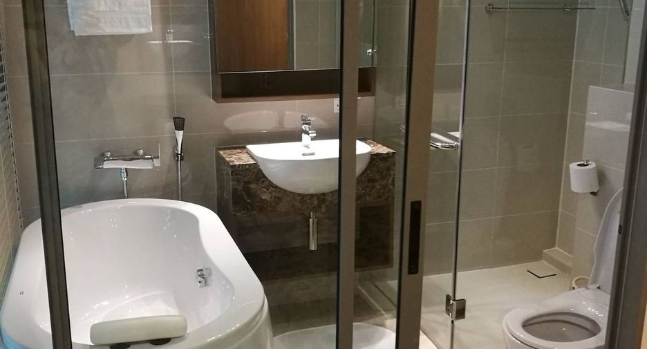 For rent and for sale 1 bed condo in Watthana, Bangkok