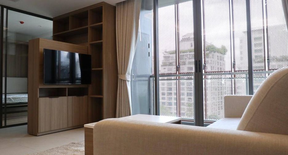 For rent and for sale 1 bed condo in Watthana, Bangkok