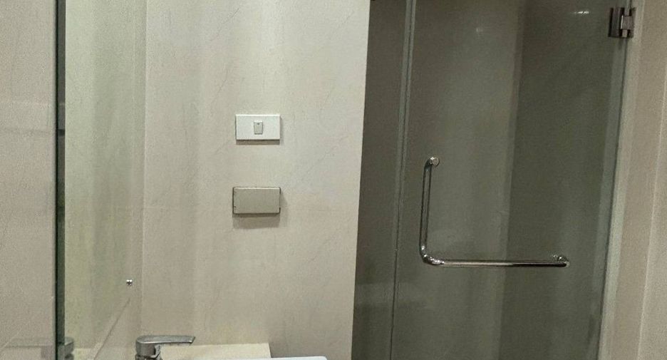 Wohnung zur Miete und zum Kauf mit 1 Zimmer in Khlong Toei, Bangkok