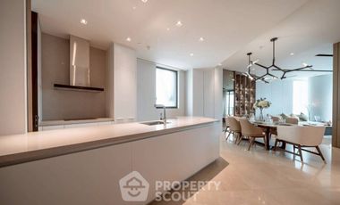 For rent 2 bedrooms condo in Khlong San, Bangkok