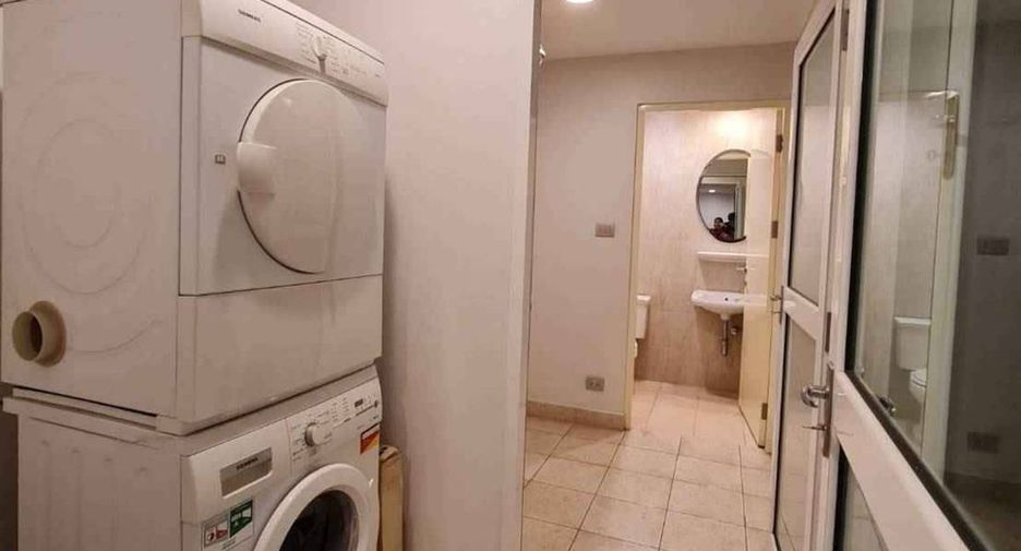 Wohnung zur Miete mit 3 Zimmer in Pathum Wan, Bangkok