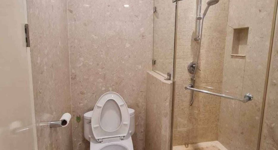 Wohnung zur Miete mit 3 Zimmer in Pathum Wan, Bangkok
