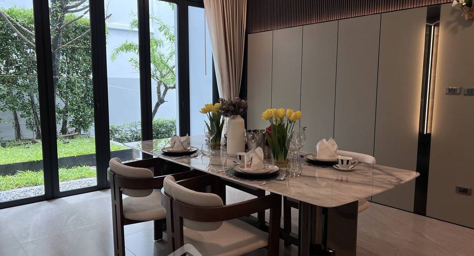 Casa en alquiler de 4 habitaciones en Saphan Sung, Bangkok
